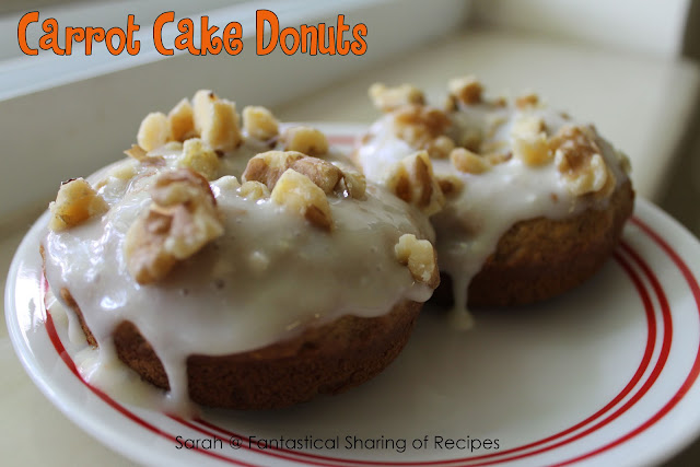 Carrot Cake Donuts. Here's a great excuse to have cake for breakfast! #carrot #cake #donuts #breakfast