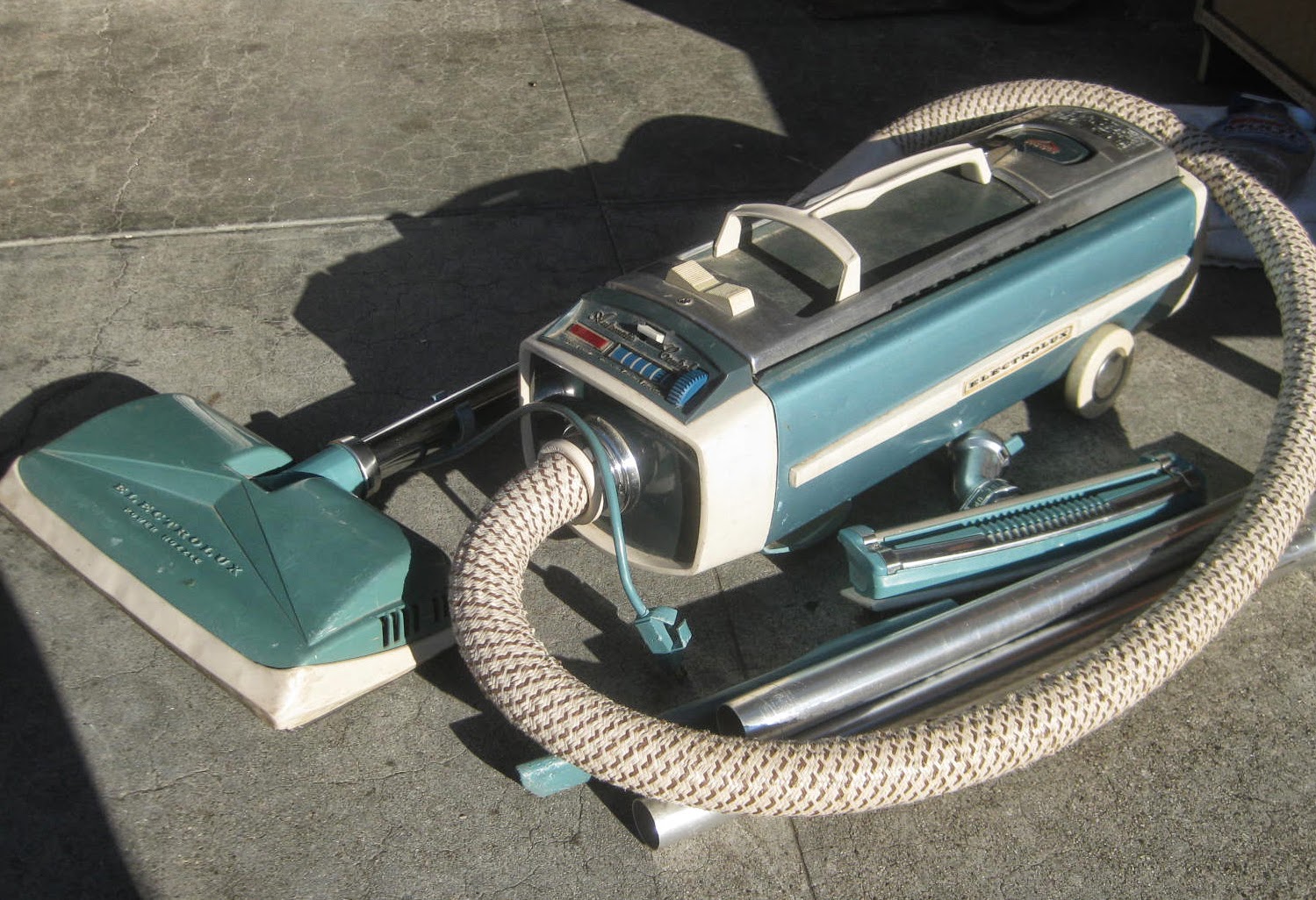 UHURU FURNITURE & COLLECTIBLES SOLD Retro Canister Vacuum 35