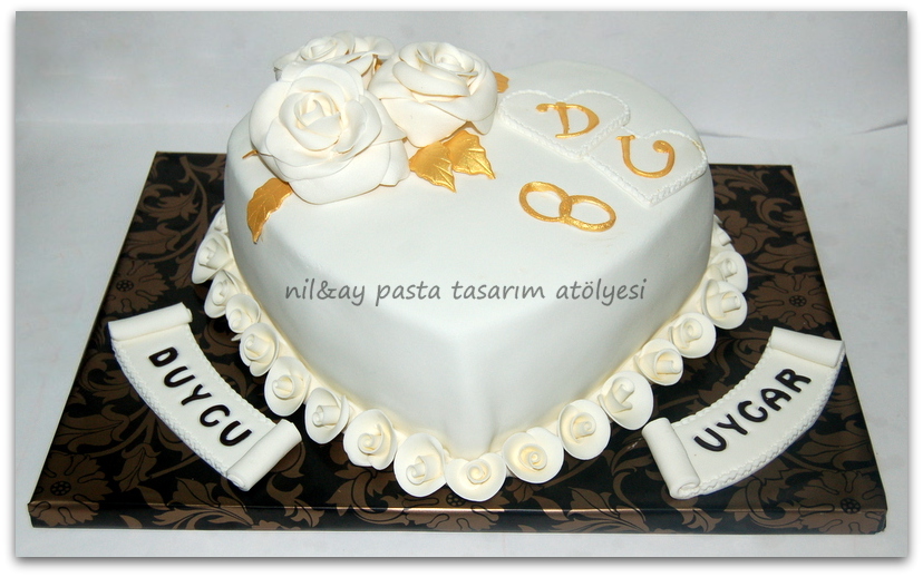 nil & ay pasta tasarım atölyesi Duygu ve Uygar �ın beyaz güllerle