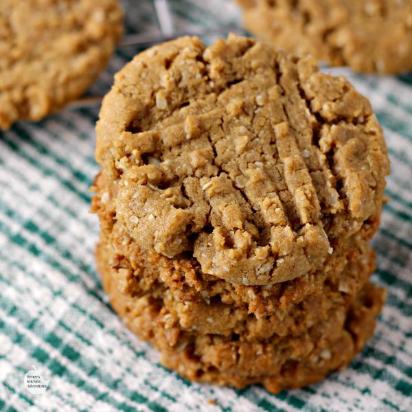 Flourless Peanut Butter Oat Cookies (Vegan, Gluten Free, Dairy Free) | by Renee's Kitchen Adventures - Great recipe for a vegan peanut butter cookie!  So yummy, you won't be able to stop with one! 