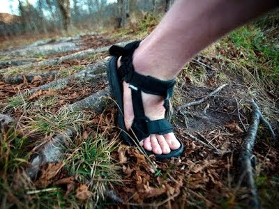 Bahaya Memakai Sandal Gunung Dalam Pendakian Bahaya Memakai Sandal Gunung Dalam Pendakian