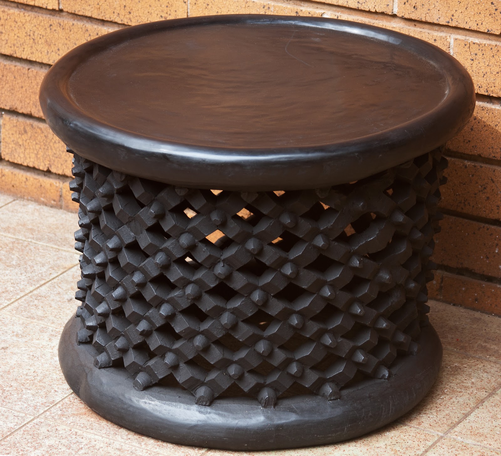 AFRICAN BAMILEKE & WOOD CARVED STOOLS │TABLES