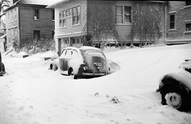 37 Incredible Photos That Show the Easter Blizzard of 1947 in Crookston
