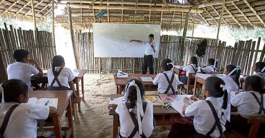 MINEDU anuncia modificar ley para prohibir a «docentes» solo con secundaria completa enseñar en colegios rurales MINEDU anuncia modificar ley para prohibir a «docentes» solo con secundaria completa enseñar en colegios rurales