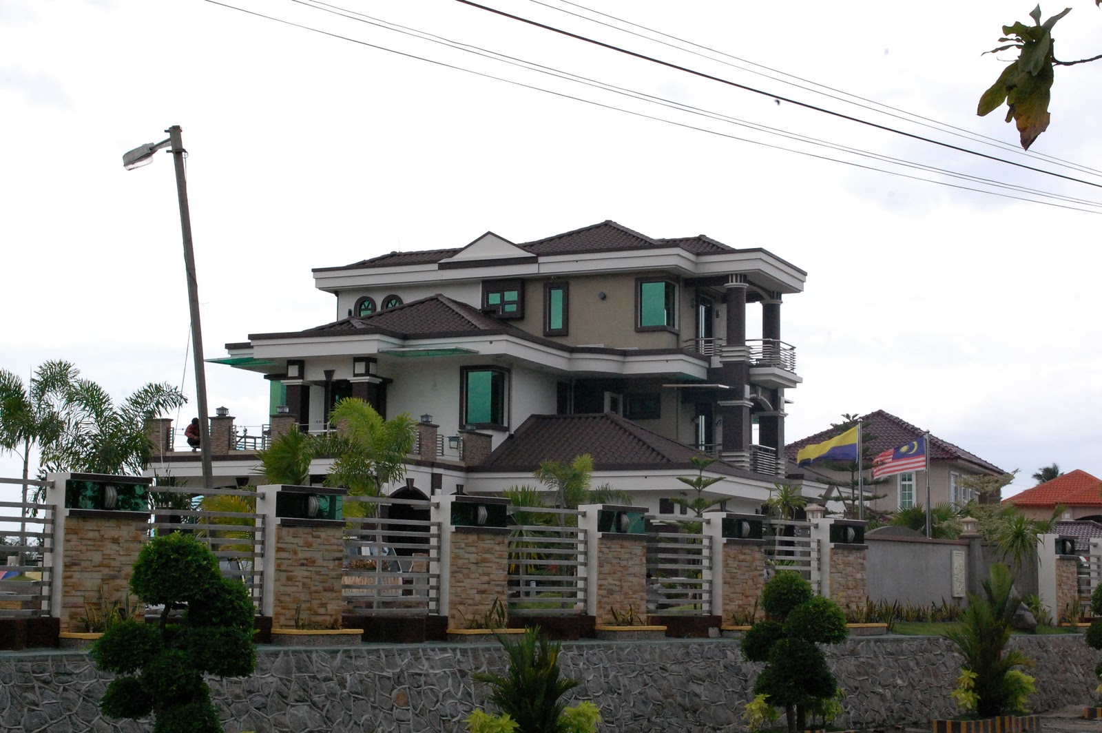Rumah Banglo 3 Tingkat - Rumah Zee
