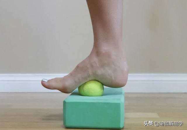6個簡單的腳部拉伸動作，消除雙腳和腳踝疼痛