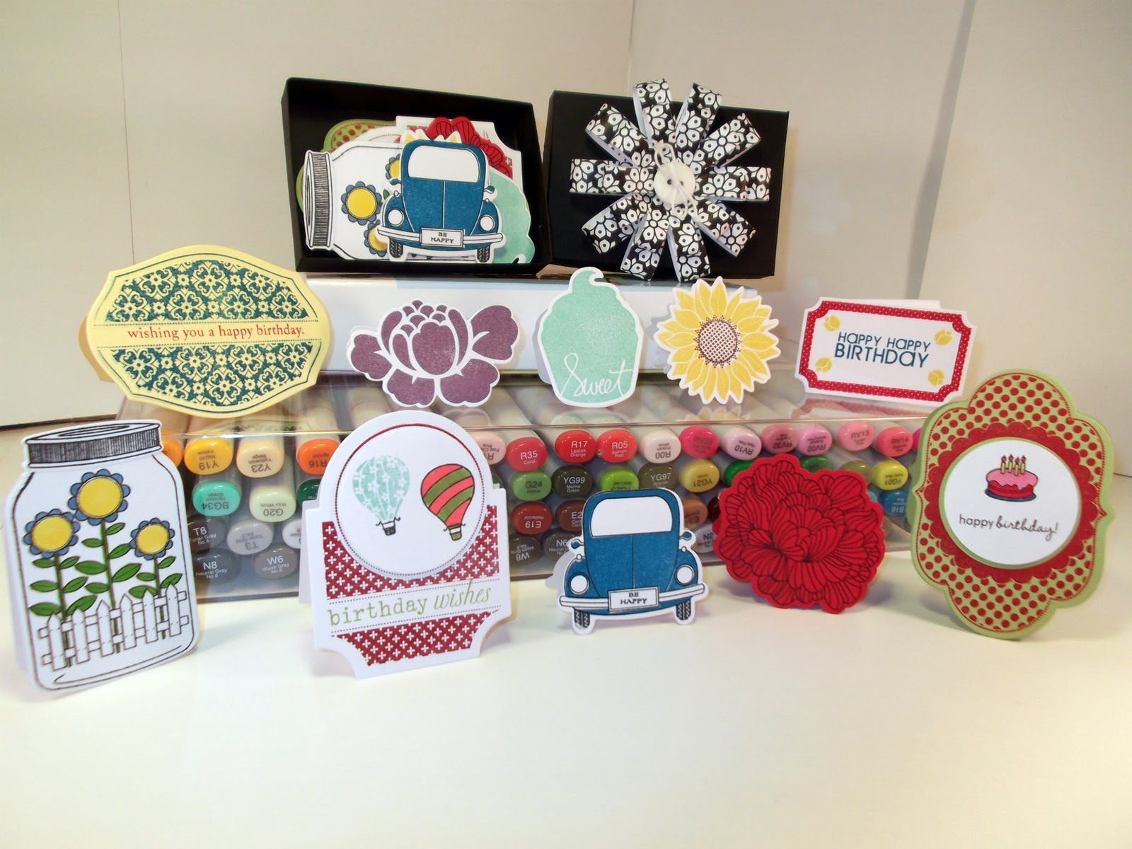 Penny's Papercraft Ponderings: Loopsy Daisy Die boxes and Blog Candy!