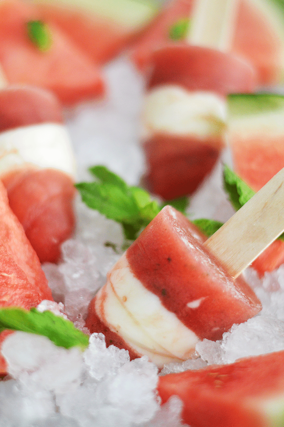 Watermelon, Mint and Greek Yoghurt Popsicles  | https://oandrajos.blogspot.com