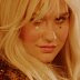 Um mulherão da porra! Já com clipe, Kesha lança o hino feminista “Woman”