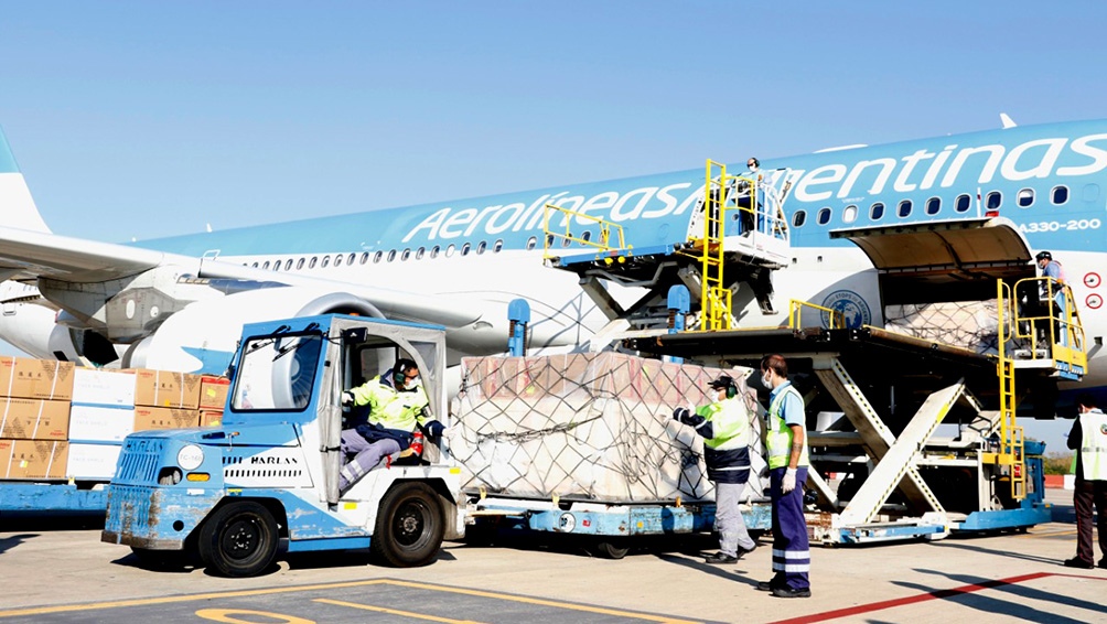 Llegó desde China el segundo vuelo con 14 toneladas de insumos médicos Llegó desde China el segundo vuelo con 14 toneladas de insumos médicos