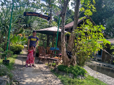 Terapi Ikan di Kampung Flory Sleman Terapi Ikan di Kampung Flory Sleman