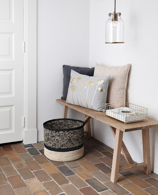 Créer une entrée qui a du charme et qui à la fois pratique et fonctionnel dans un espace réduit devient possible ! www.soodeco.fr Créer une entrée qui a du charme et qui à la fois pratique et fonctionnel dans un espace réduit devient possible ! www.soodeco.fr