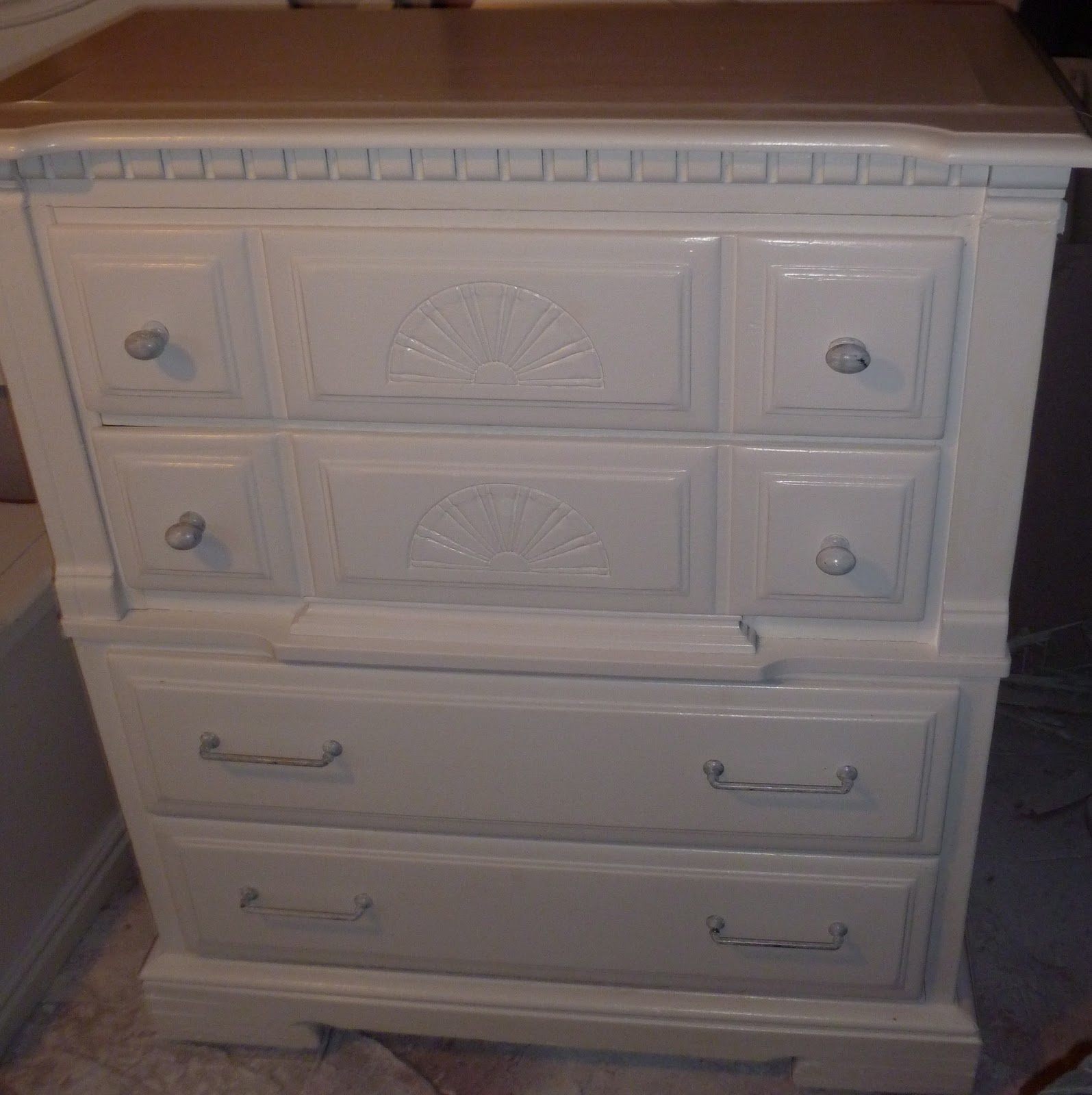 Shabby To Chic Treasures: White Dresser looking good Niiiiice.