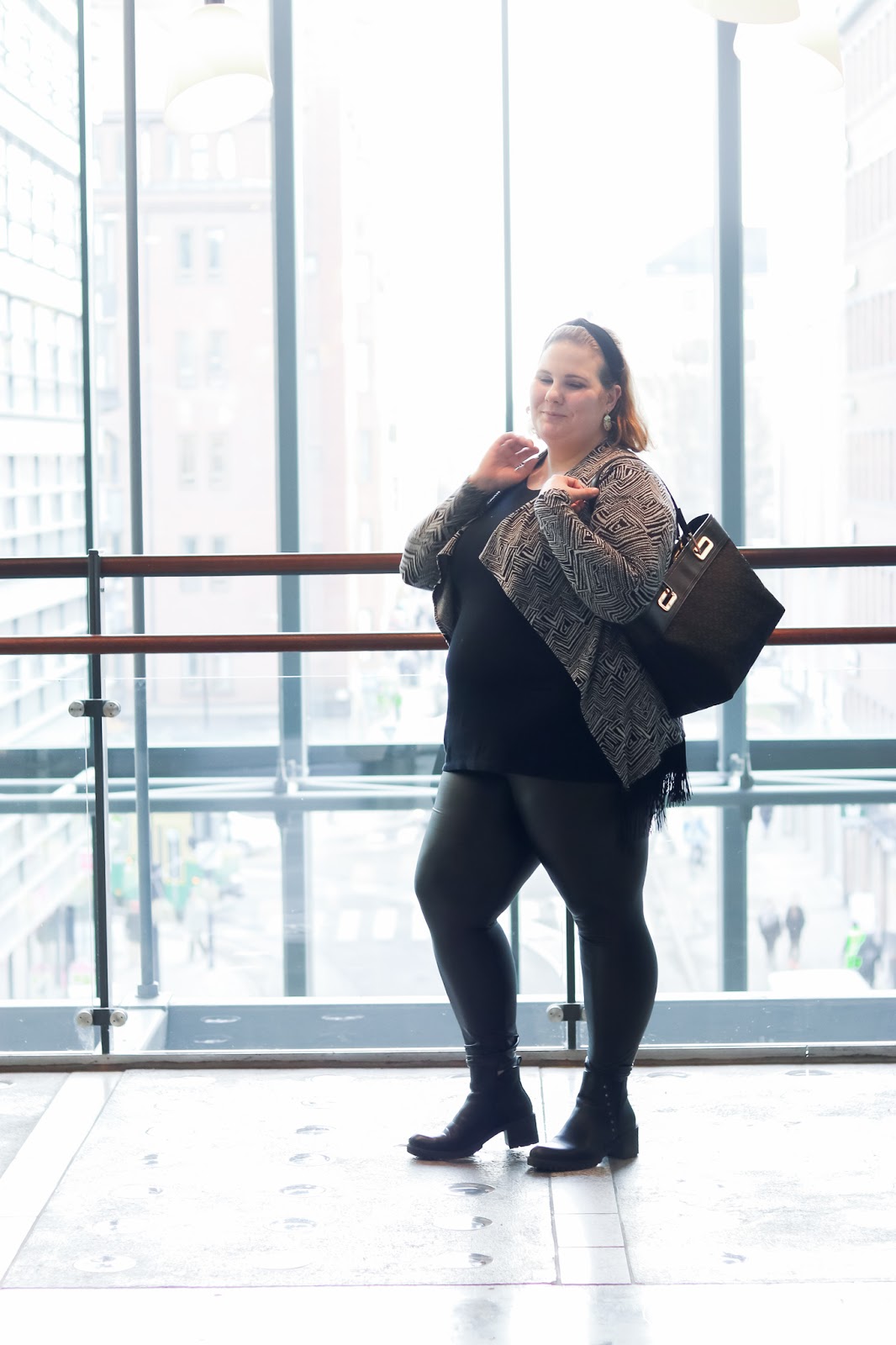 Second hand-löytö Saksasta ja tekonahkapöksyt, by Jenni S, Big mamas home blogi, skinnypants, päivän asu, second hand, tyyli, muoti, DKNY, Zadaa Zadaa, DKNY, Second hand, tekonahkahousut,