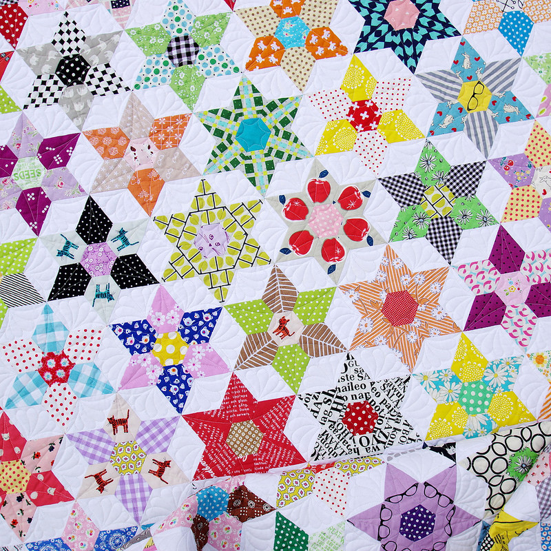 The Daisy Chain Quilt - An English paper piecing project. | © Red Pepper Quilts 2016
