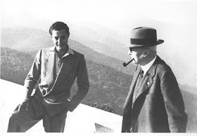 A rare picture of Gianni Agnelli (left) with his grandfather, Giovanni Agnelli, the founder of FIAT, taken in 1940