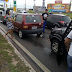 Motorista bate em carro e foge na BR-101 em Parnamirim