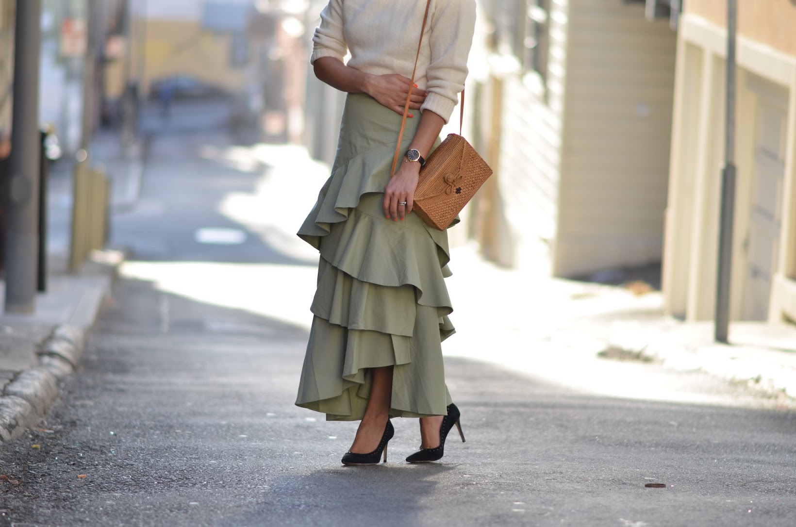 Allergic to Vanilla- SF lifestyle blog Banana Republic maxi ruffle skirt, box basket bag, brown lip color for fall, cozy and chic fall look, chic fall style, street style