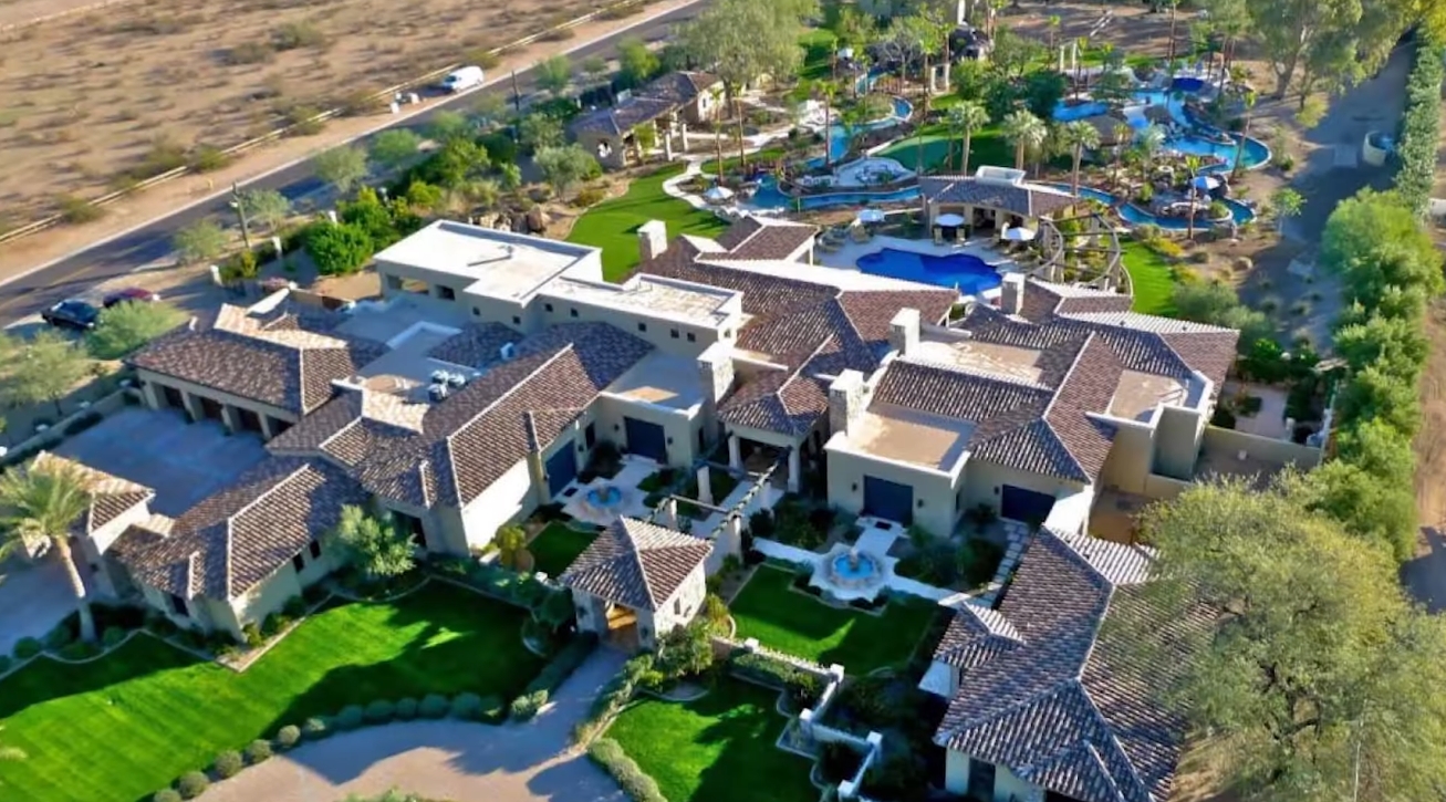 19 Photos vs. This Arizona Mega Mansion Features the Largest Private Lazy River in America - Luxury Home & Interior Design Video Tour 19 Photos vs. This Arizona Mega Mansion Features the Largest Private Lazy River in America - Luxury Home & Interior Design Video Tour