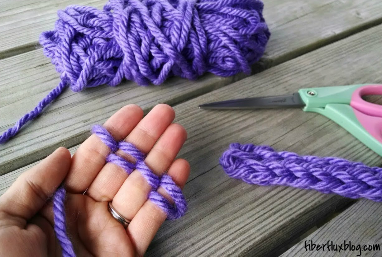 Fiber Flux: How to Finger Knit (Photo + Video Tutorial)
