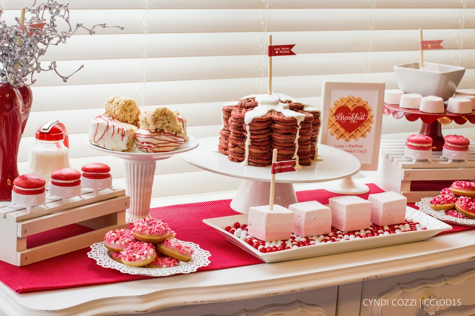 Valentine breakfast by 4Kids Cakes 