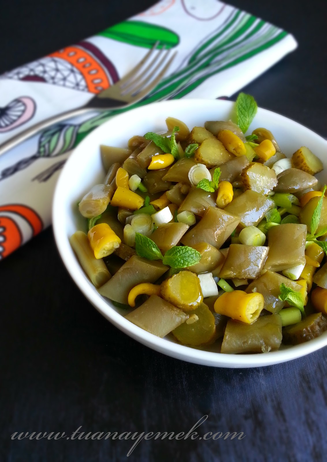 Naneli Fasulye Salatası Naneli Fasulye Salatası