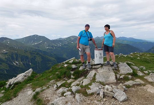 Ciemniak (słow. Temniak, 2096 m n.p.m.). Ciemniak (słow. Temniak, 2096 m n.p.m.).