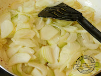 Cebulka podsmażona jak długo smażyć cebulę szklista cebulka biała cebula do wątróbki indyczej wątróbka indycza drobiowa z kurczaka przepis porady mechanik w kuchni