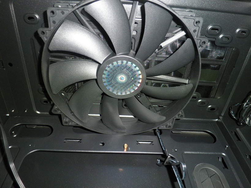 Mel's Gaming Blog: Cooler Master Storm Trooper Review (What they didn't