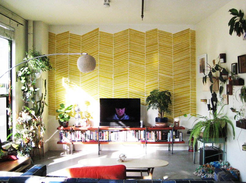 Yellow-Red-LIving-Room