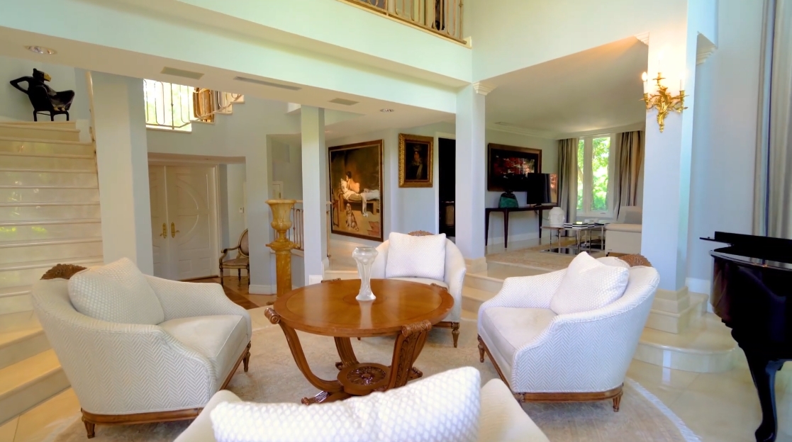 Tour 450 Ridge Rd, Coral Gables Home vs. 22 Interior Design Photos
