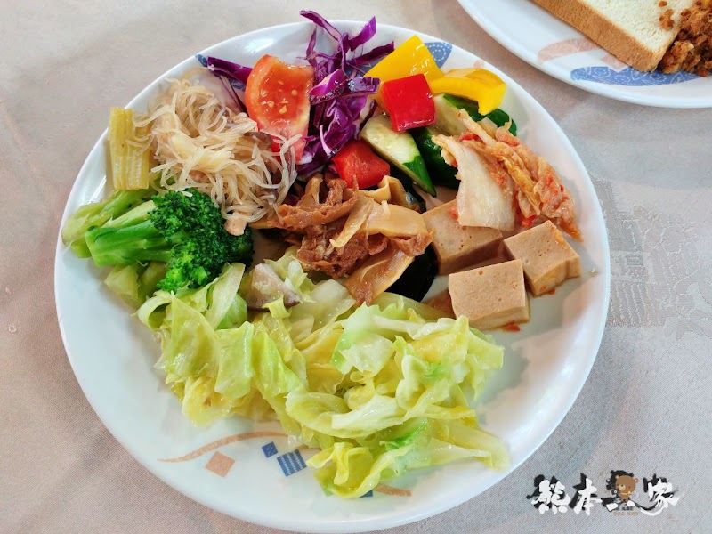 苗栗特色料理|飛牛餐廳|牧場起司酥、鮮奶饅頭酥好吃-還有素食、單點、團體合菜選擇