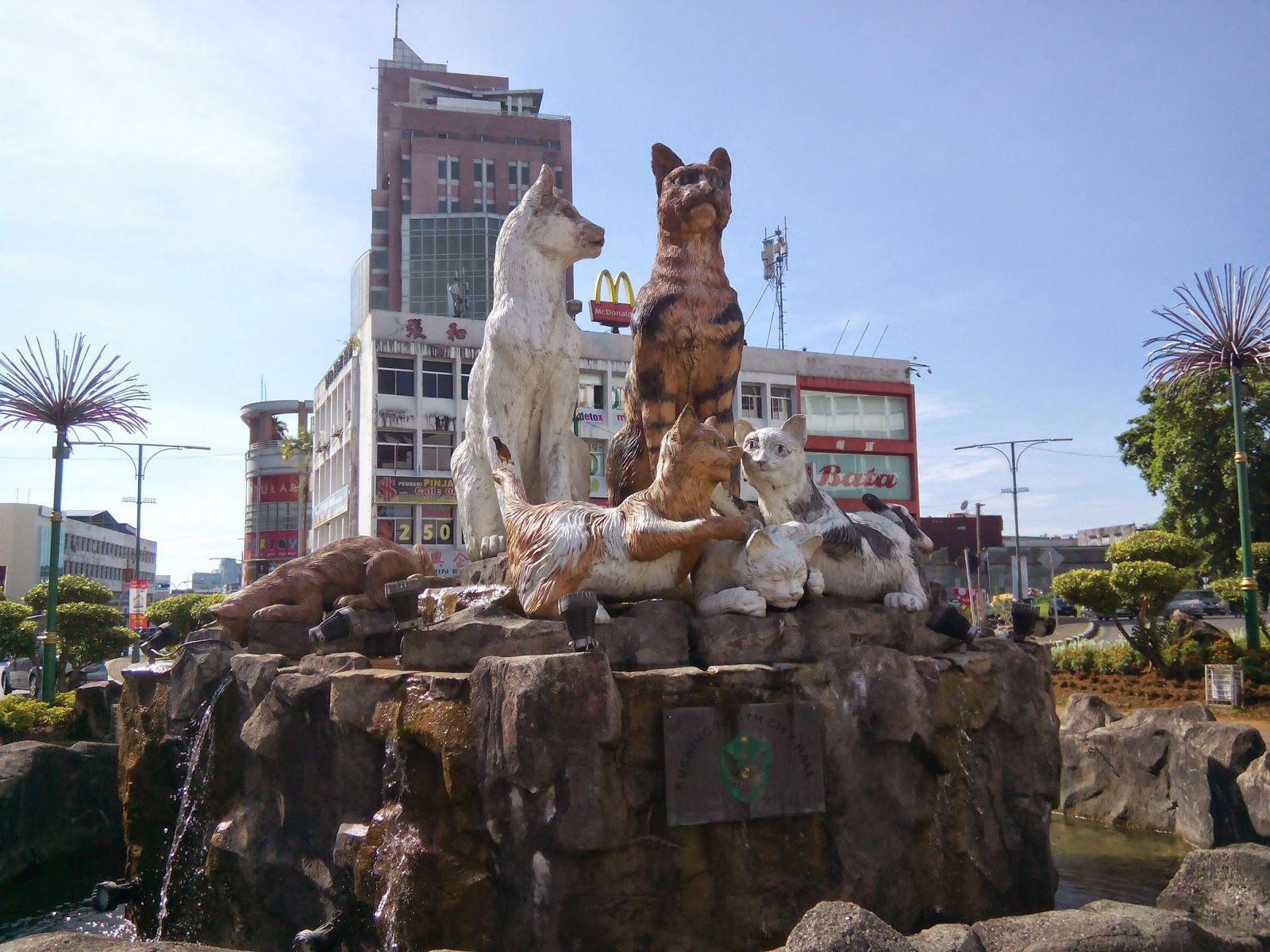 Kuching City Cat Statue