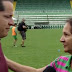 MÃE DE GOLEIRO DANILO DA CHAPECOENSE FALA SOBRE SUA MORTE E EMOCIONA JORNALISTA COM HOMENAGEM A SEUS COLEGAS DE TRABALHO