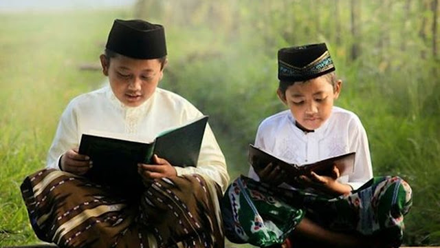 Inilah 3 Manfaat Penting Membiasakan Anak Membaca Buku Sedari Kecil