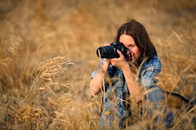 اوضاع غريبة للمصورين خلال التقاط الصور!