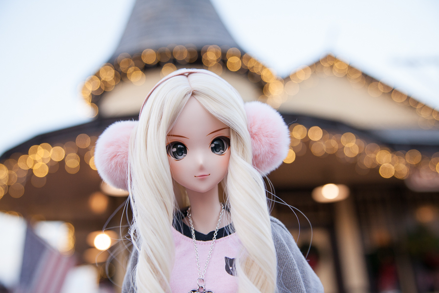 Smart Doll Melody's First Photo Shoot with Trains.