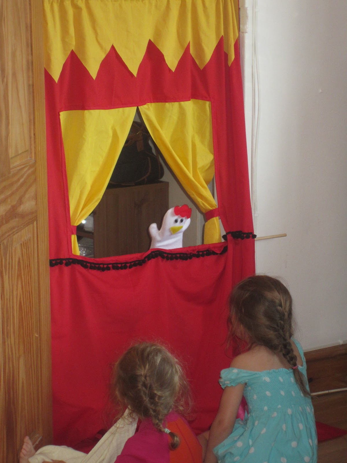 Totally Toddlers Puppet Theatre