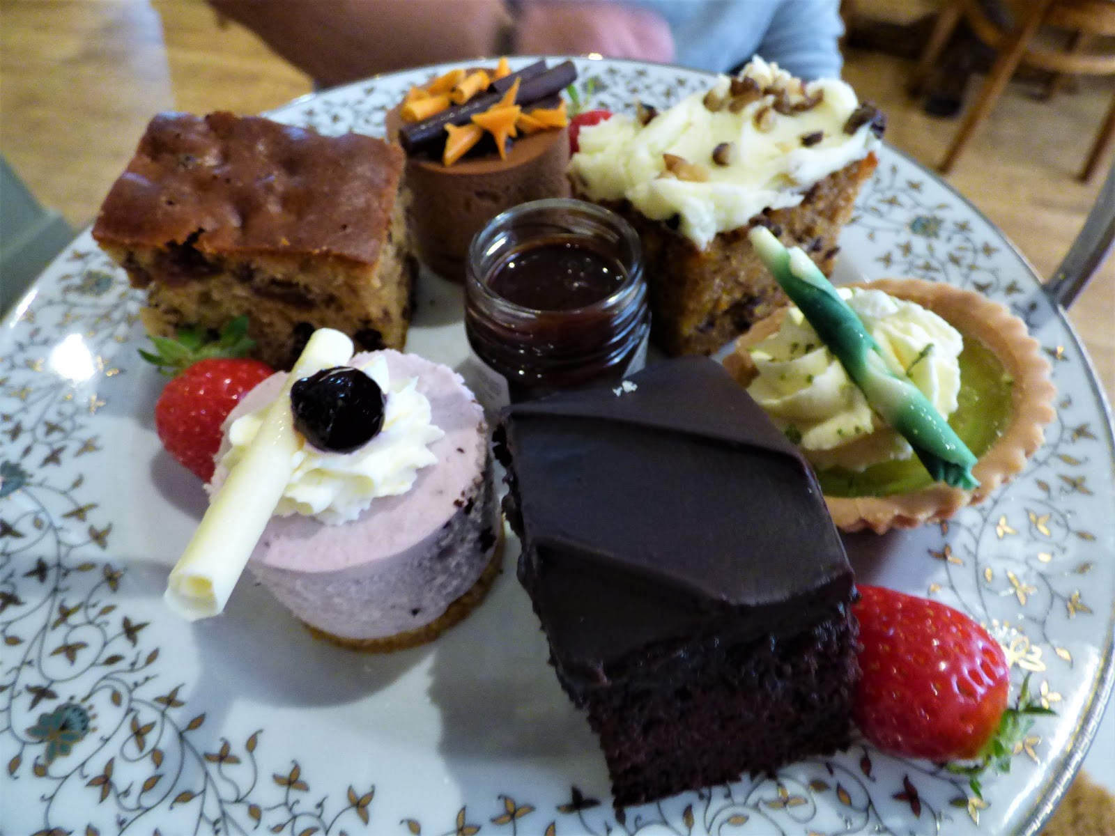 Scribbling Lau Afternoon tea at Tiptree Tea Room and Jam Factory in