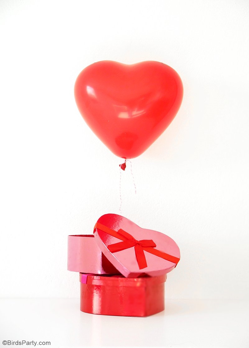 DIY Valentine's Balloon Favors with Free Printables 😍 - Party Ideas