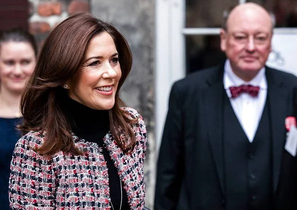 Crown Princess Mary received Danish Speaker prize for Frederik's 50' birthday speech. Princess wore Yde jacket