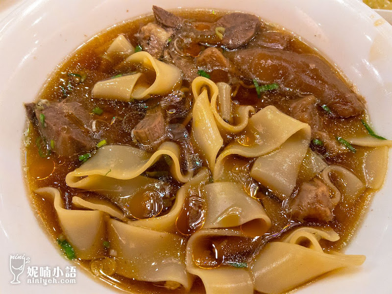 【東區美食】天下三絕麵食館。牛肉麵界的勞斯萊斯 【東區美食】天下三絕麵食館。牛肉麵界的勞斯萊斯