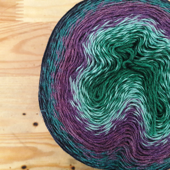 Scheepjes Whirl, Woolly Whirl, crochet pattern: The Little Meringue Shawl | Happy in Red Scheepjes Whirl, Woolly Whirl, crochet pattern: The Little Meringue Shawl | Happy in Red