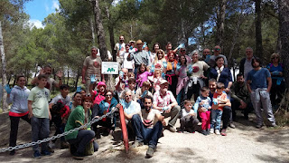 Participantes tras el paseo limpio