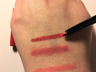 wet n wild perfect pout gel lip liner red the scene swatch