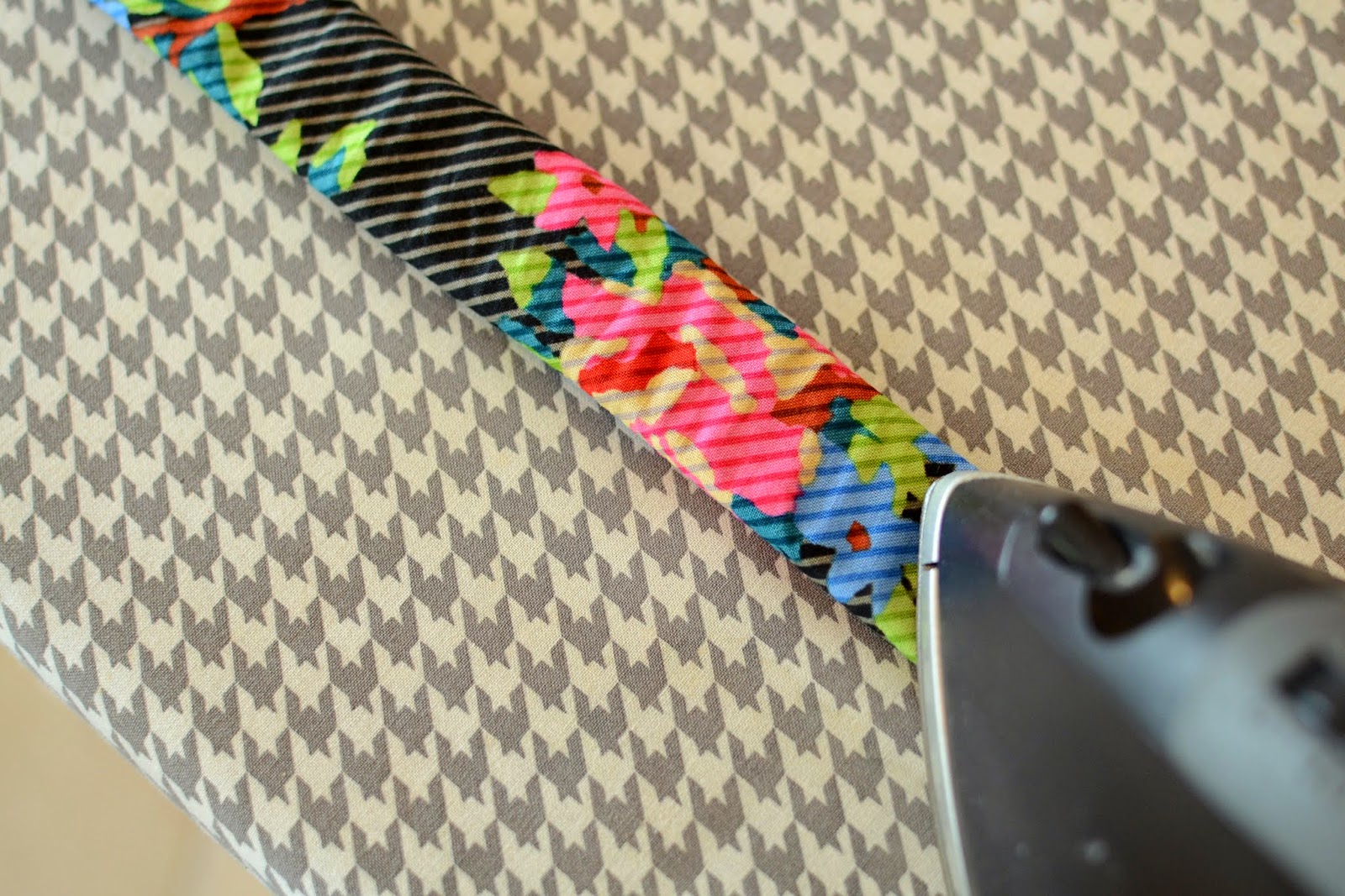 Blue Susan Makes Perfect Fabric Purse Handle Tutorial