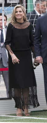 Robe Valentino / sandales Gianvito Rossi