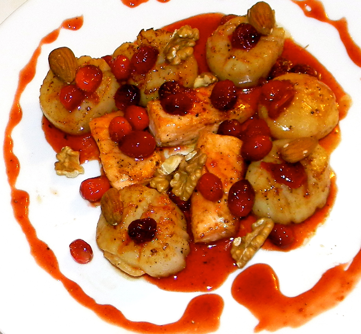 Step by Step in the kitchen Scallops and Salmon with a Cranberry and