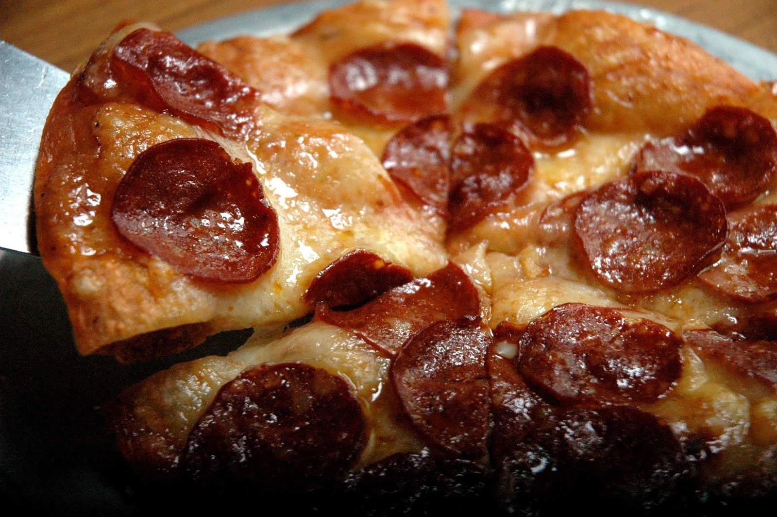 DUDE FOR FOOD Meatless Fridays The Louisiana Shrimp Pizza at Shakey's