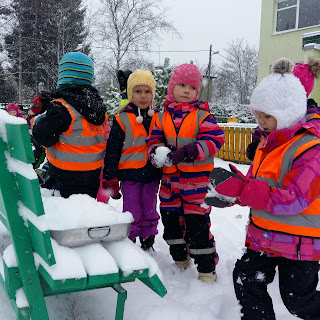 SNOW, SNOW, WOW!!! Snow tastes good. When you're a kid, you know. We brought snow to melt into the room. and after that when the kids saw that the snow actually contains, nobody wanted to taste more snow.